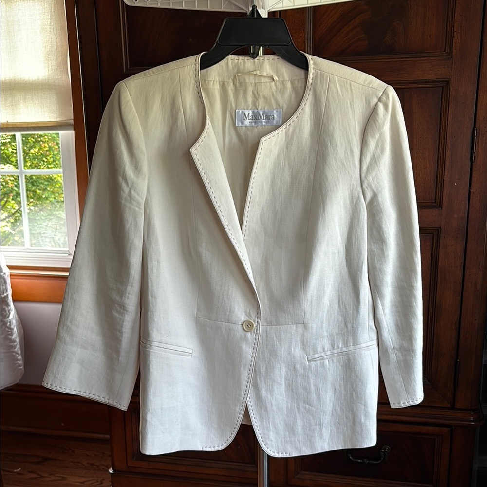 MaxMara White Blazer Structured Fit Professional Wear, Worn once!!